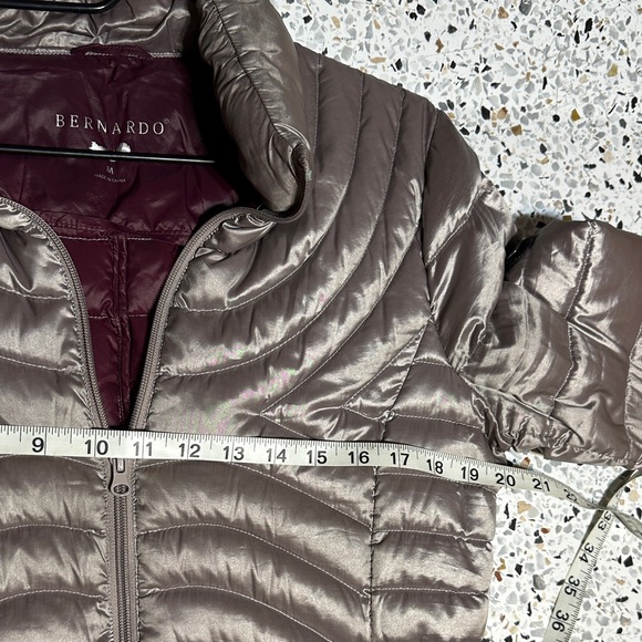 Bernardo Women's Metallic Puffer Jacket downfilled winter jacket size medium - Picture 7 of 8